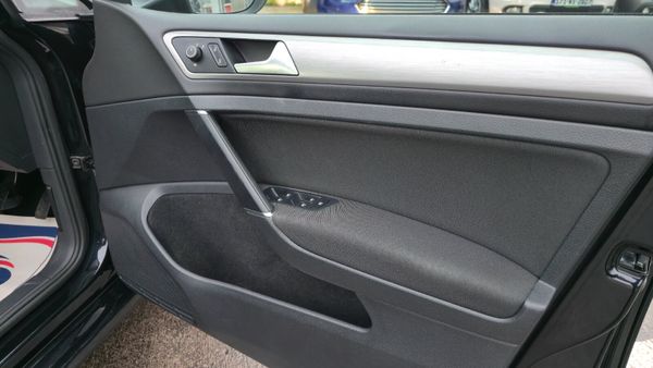 Volkswagen Golf 2014 AA APPROVED 369819404