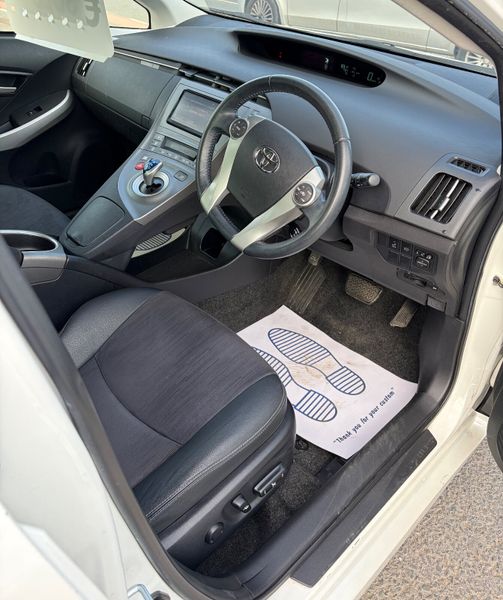 2014 Toyota Prius 1.8 Hybrid HIGH SPEC 369832297