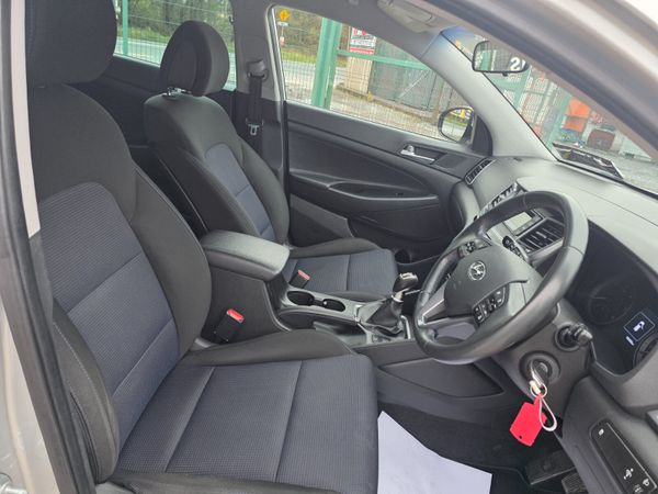 Hyundai Tucson 2017 369854352