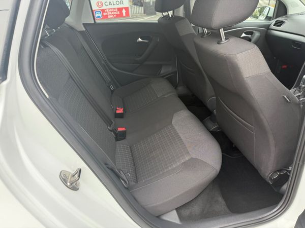 Volkswagen polo 2016 Auto 46,000 kms 369857296