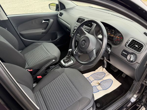 Volkswagen polo 2012 Auto 53,000 kms 369859408