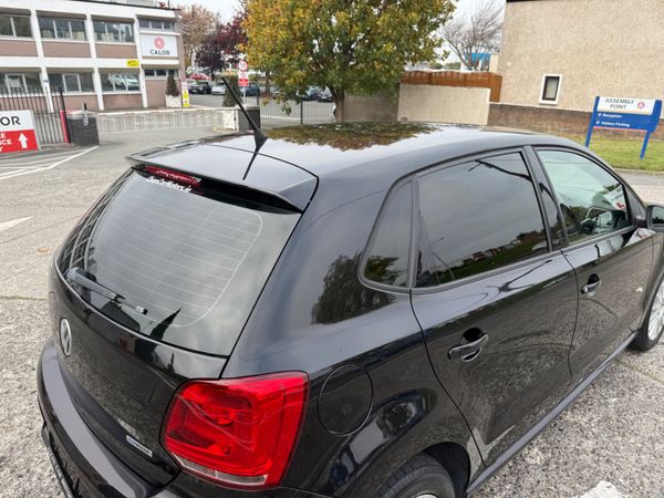 Volkswagen polo 2012 Auto 53,000 kms 369859413