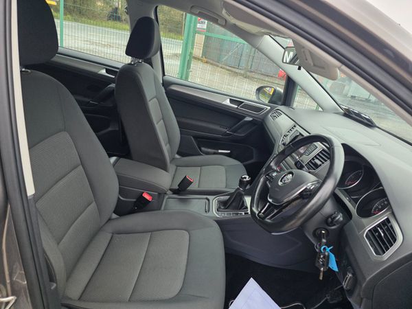 Volkswagen Golf SV 2015 369851896