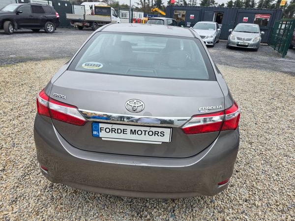 Toyota Corolla 2016 369853368
