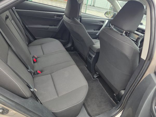 Toyota Corolla 2016 369853376
