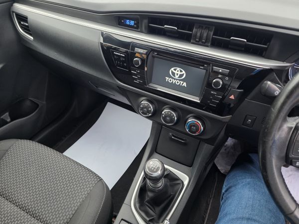 Toyota Corolla 2016 369853377