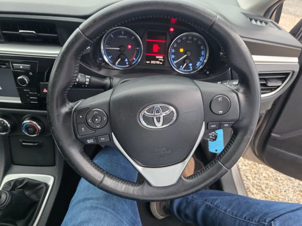 Toyota Corolla 2016 369853379