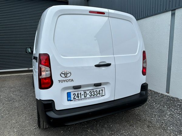 2024 Toyota Pro Ace City as new! 5000km 369862275