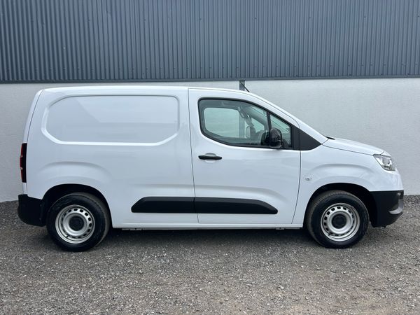2024 Toyota Pro Ace City as new! 5000km 369862272