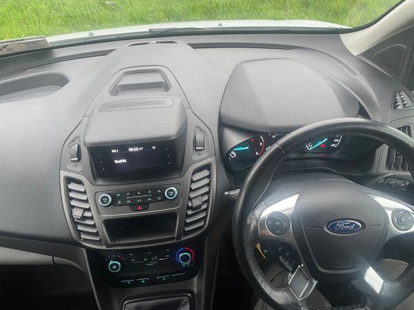 Ford Transit  connect (fiberglass rear) 369897670