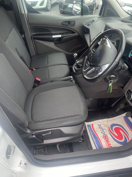 Ford Transit  connect (fiberglass rear) 369897684