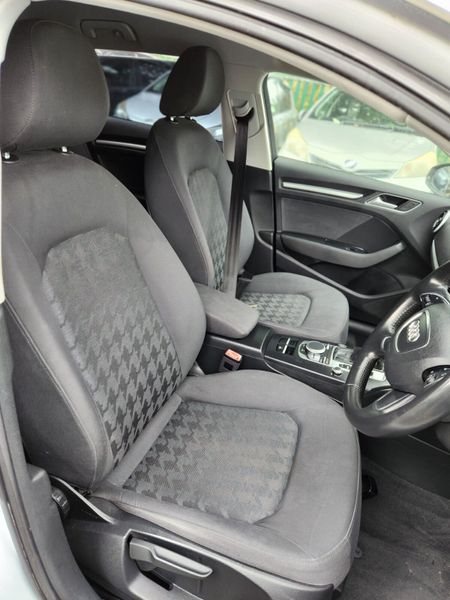 Audi A3 2016 369904329