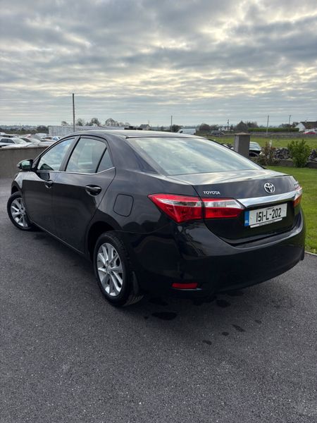 Toyota Corolla 2015 369919066
