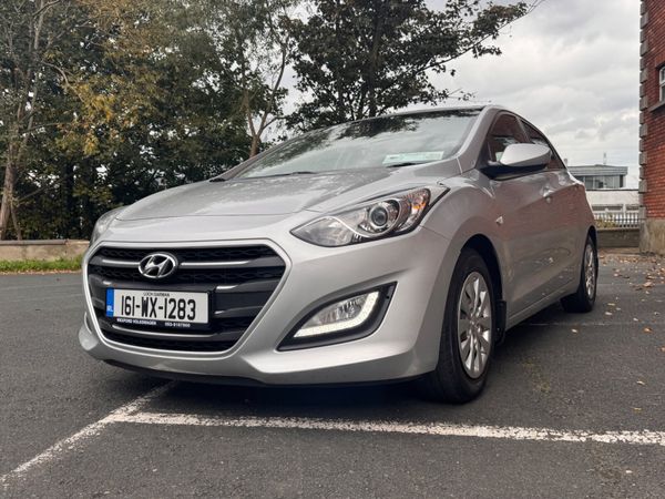 Hyundai i30 2016 369924337