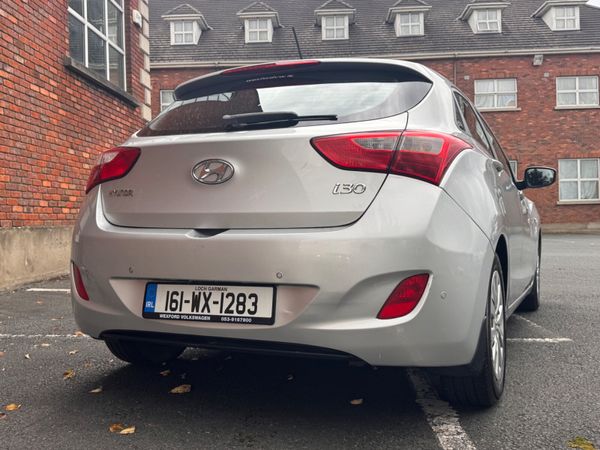 Hyundai i30 2016 369924345