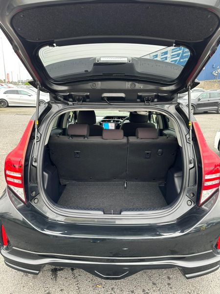 TOYOTA AQUA G SPECS 369935730