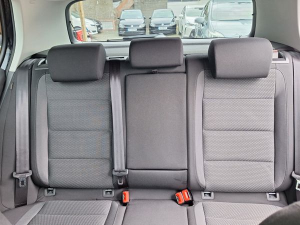 Volkswagen Golf  1.2 TSI Auto 369937276