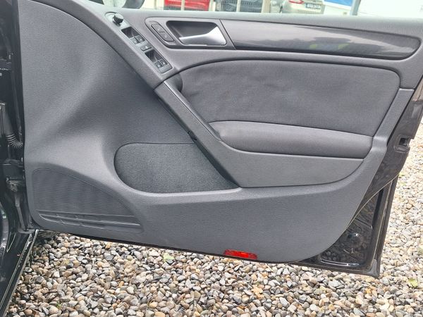 Volkswagen Golf  1.2 TSI Auto 369937278