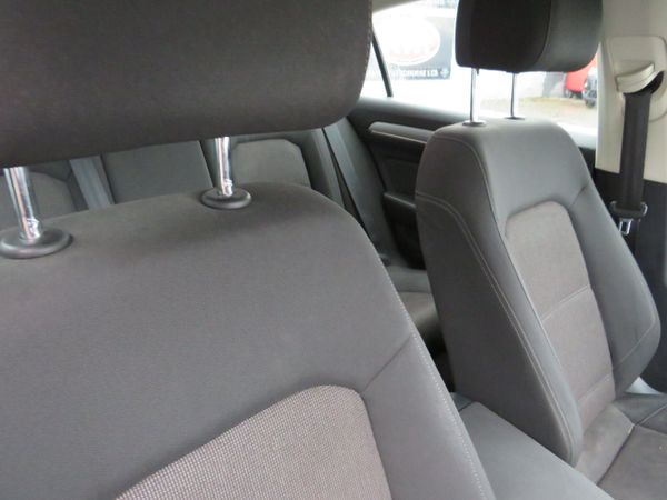 Volkswagen Passat 2015 6 SPEED COMFORTLINE MODEL 369939777