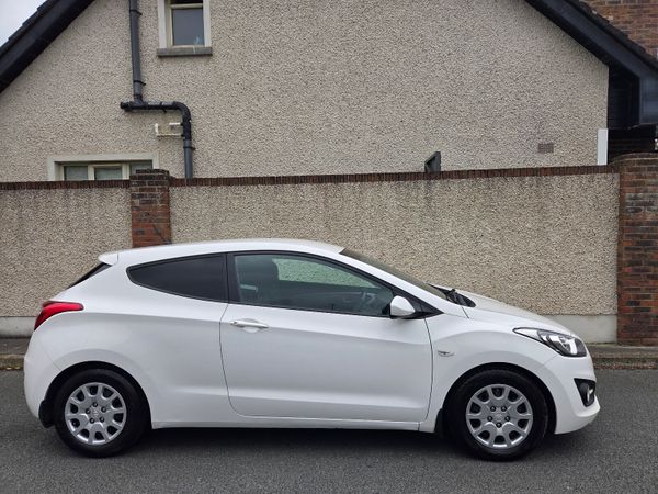 Hyundai i30 van , New test, very clean 369933916