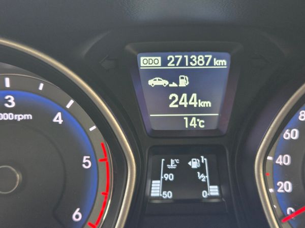 Hyundai i30 van , New test, very clean 369933918