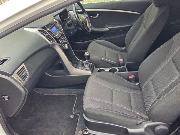Hyundai i30 van , New test, very clean 369933919
