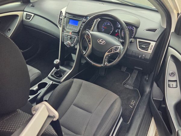Hyundai i30 van , New test, very clean 369933911
