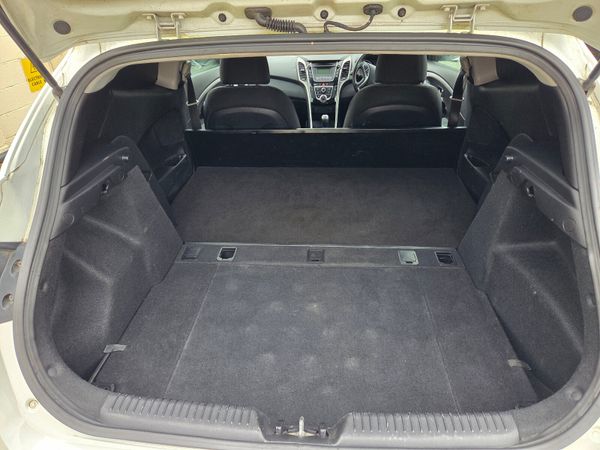 Hyundai i30 van , New test, very clean 369933921