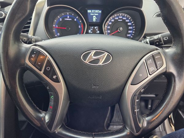 Hyundai i30 van , New test, very clean 369933922