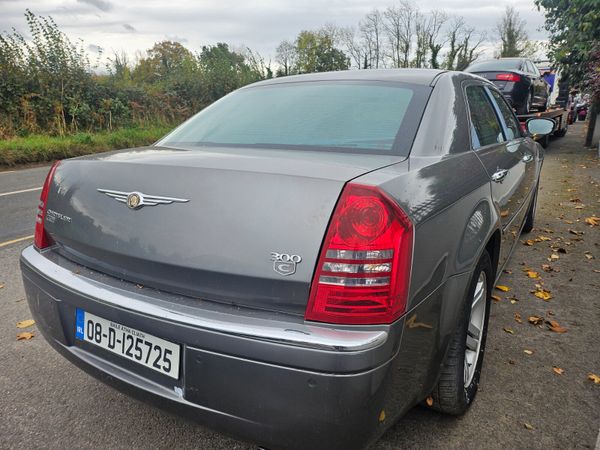 Chrysler 300C 2008 369945689
