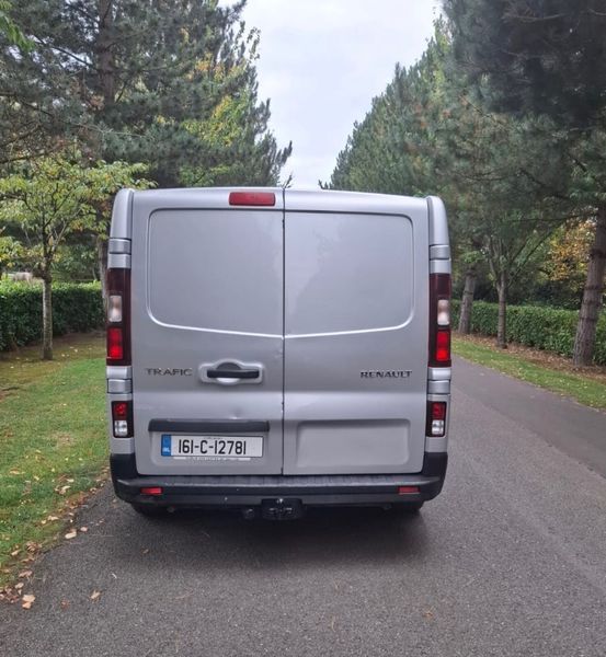 Renault Trafic 2016 DOE 10/26 369952265