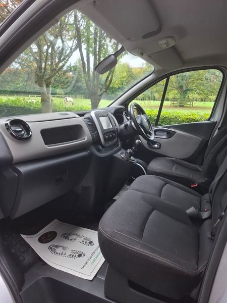 Renault Trafic 2016 DOE 10/26 369952263