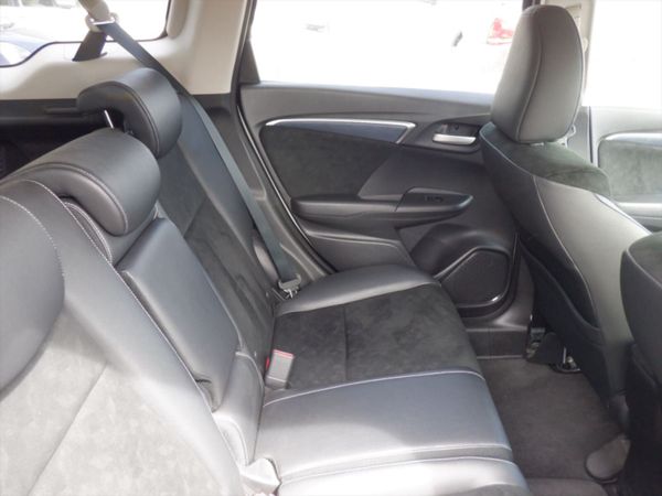 2016 Honda Shuttle 1.5 Hybrid HIGH SPEC 369990006