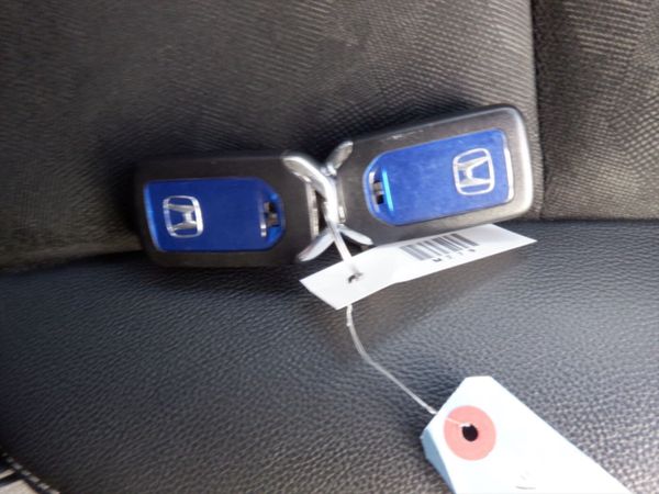 2016 Honda Shuttle 1.5 Hybrid HIGH SPEC 369990007