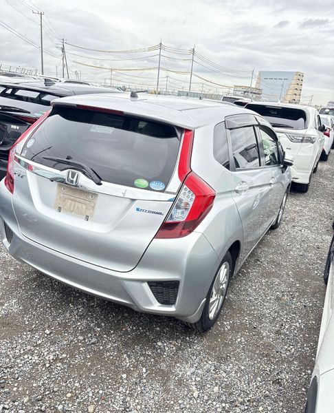 2015 Honda Fit 1.5 Hybrid LOW KMS 369990167