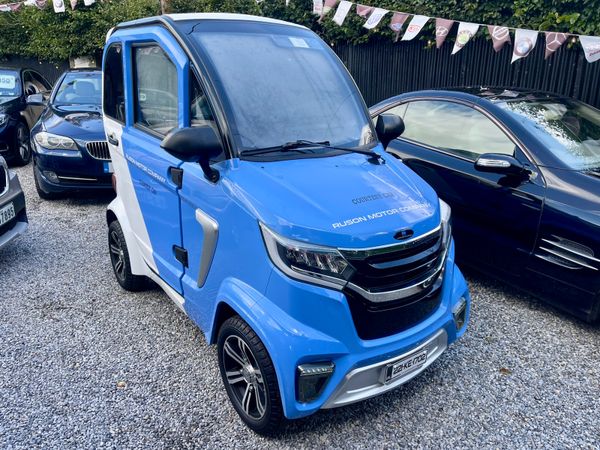 LMI Advertising Vehicle (221 REG) 369990236