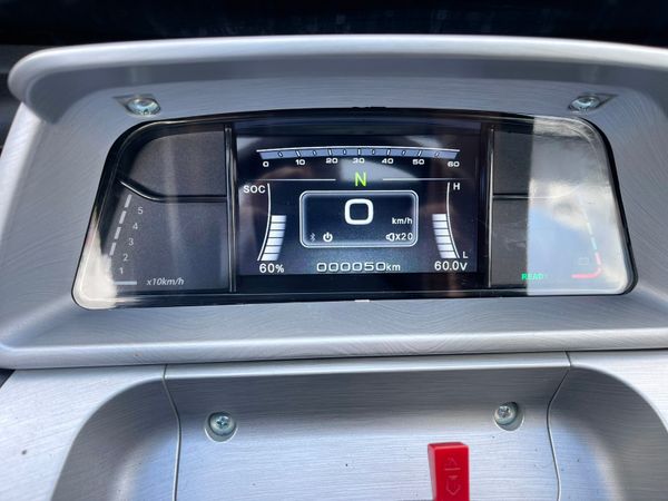 LMI Advertising Vehicle (221 REG) 369990241