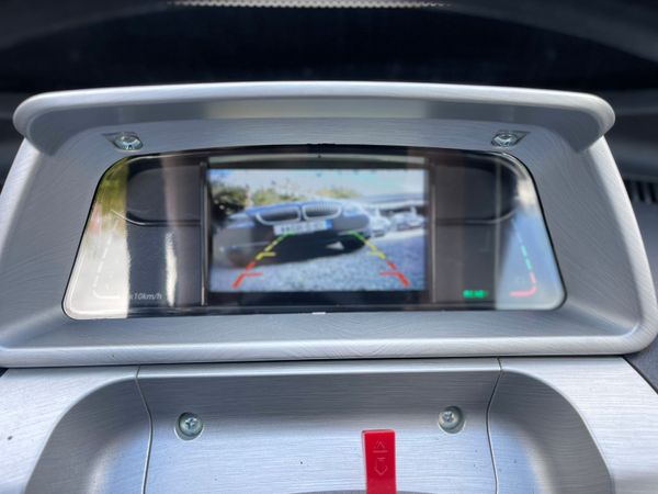 LMI Advertising Vehicle (221 REG) 369990242