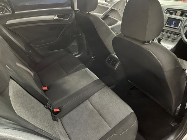 Volkswagen Golf 1.2 TSI Manual BLUEMOTION 5DR 360008040