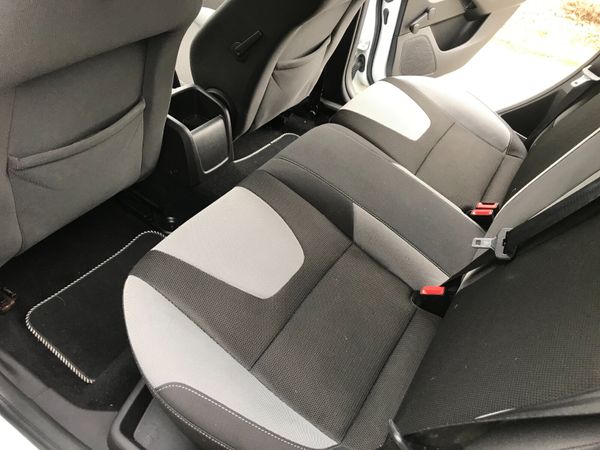 132 Ford Focus 1.0L Petrol Zetec Ecoboost Only 67m 360063186