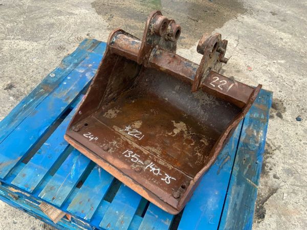 24" RHINOX MINI DIGGER BUCKET....35mm PINS...221 360100549