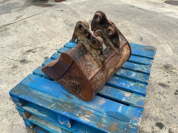 24" RHINOX MINI DIGGER BUCKET....35mm PINS...221 360100553