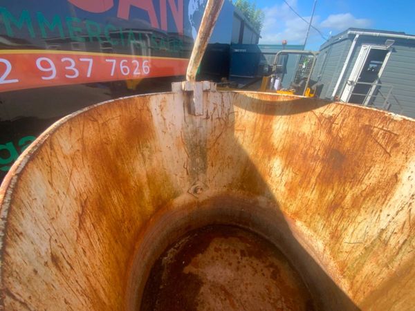 2000 litres SELF TIPPING CIRCULAR SKIP.......3707 360145786