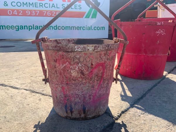 200lts SELF TIPPING CIRCULAR MUCK SKIP.....3627-2. 360146000