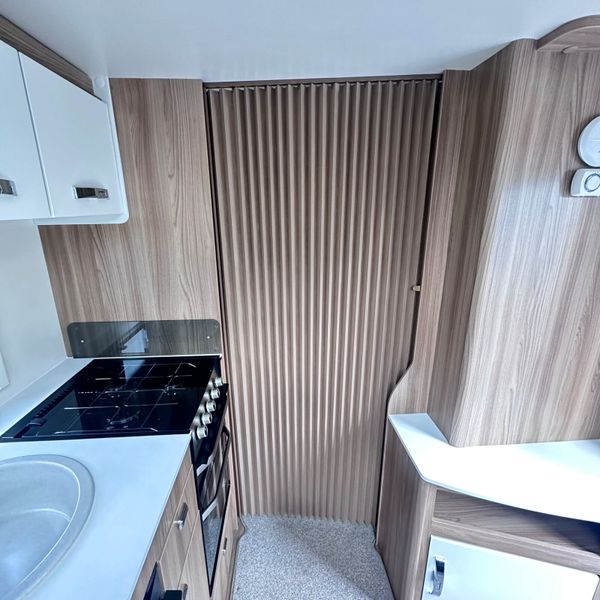 ✨STUNNING 2018 SWIFT SPRITE 4 BERTH ISLAND BED✨ 360155624