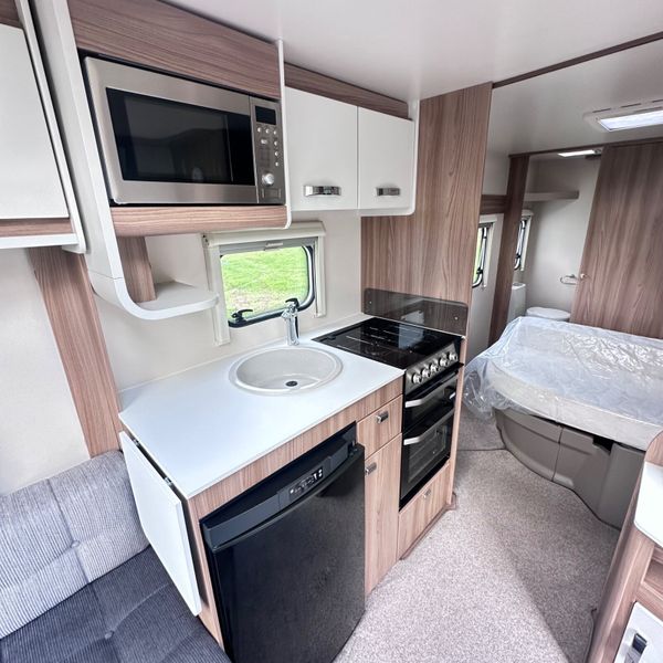 ✨STUNNING 2018 SWIFT SPRITE 4 BERTH ISLAND BED✨ 360155659