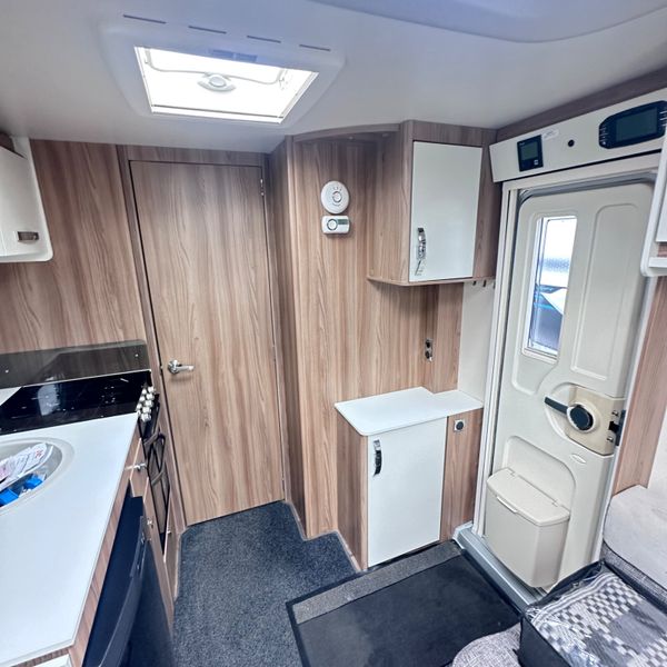✨STUNNING 2018 SWIFT SLINE 4 BERTH ISLAND BED✨ 360155998