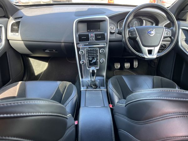 Volvo XC60 2015 R-Design 2.0 D4 (181hp) FWD R- 360173785