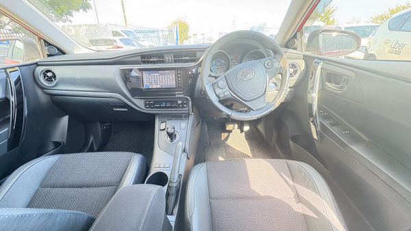 Toyota Auris 1.8 HYBRID 2016 360227458