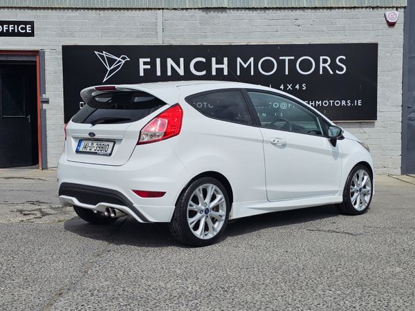 FORD FIESTA ZETEC S LINE // 06/26 NCT 360239512